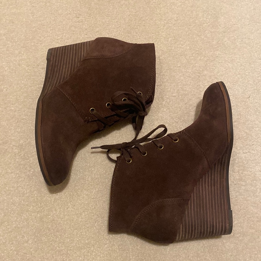 Lucky Brand Swayze brown suede wedge ankle booties 8.5